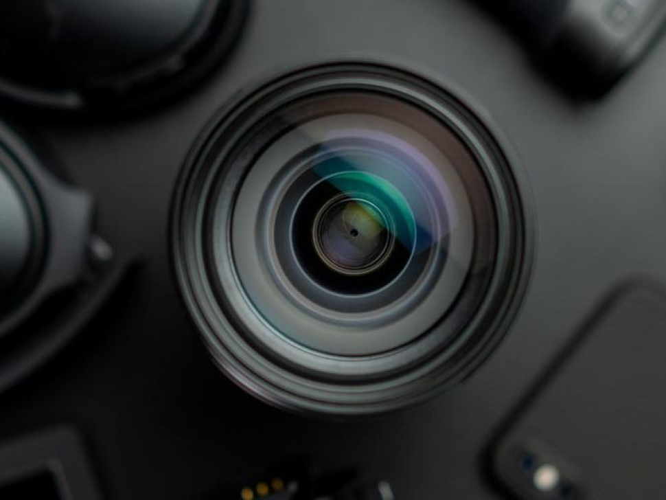 ilustrasi-kamera-1751435949880_169